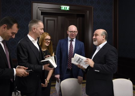 Борис Ложкин провел совместную презентацию с Нассимом Талебом