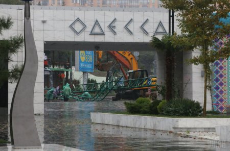 Фоторепортаж: Последствия шторма в Одессе