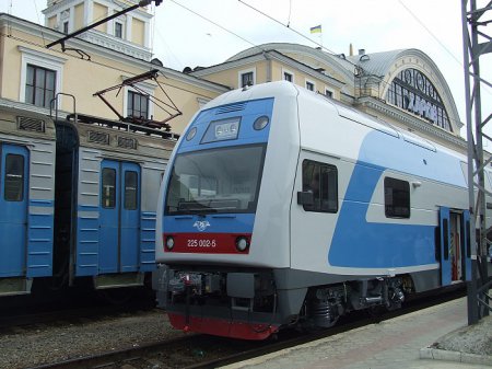 Двухэтажный поезд Skoda в ноябре будет курсировать по маршруту Харьков-Винница