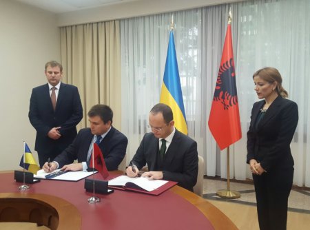 Украина и Албания договорились о безвизе