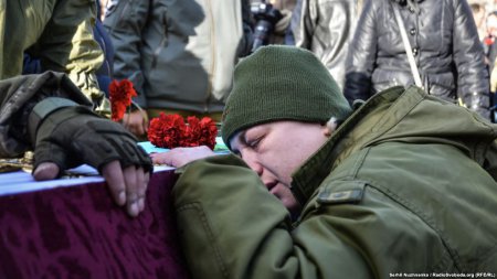 Церемония прощания с погибшими бойцами батальона «Айдар» на па площади Независимости 