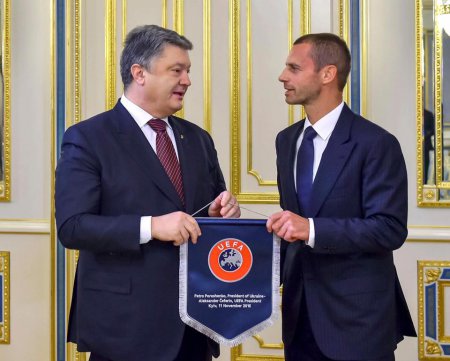 Порошенко договорился с УЕФА о запрете проведения футбольных матчей в Крыму