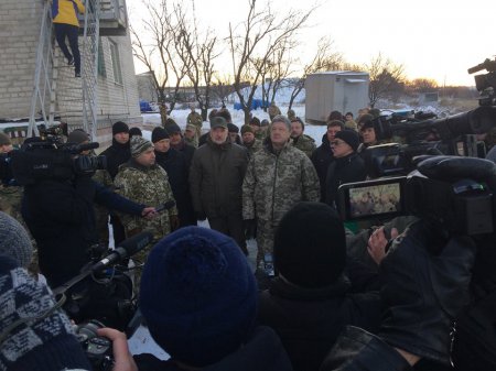 Порошенко принял участие в запуске телерадиовышки в Донецкой области