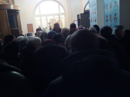 Участники «Мусорного» пикета прорвались в КГГА 