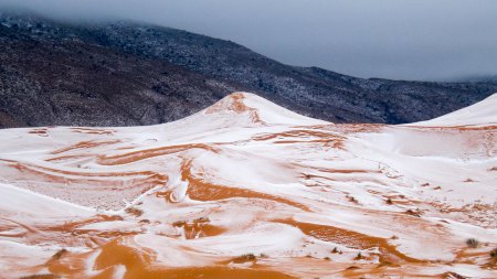 В Сахаре впервые за 37 лет выпал снег