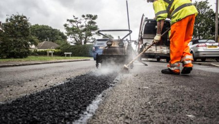 В Кабмине заявили: 2017-ый должен стать годом восстановления дорог