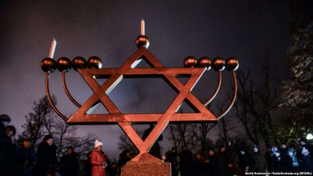 Фоторепортаж: Еврейская община Киева начала празднования Хануки