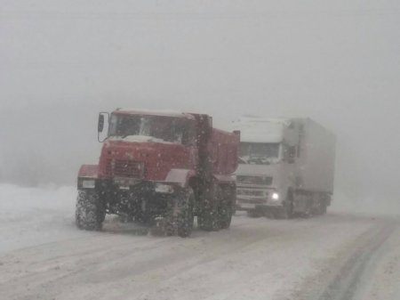 Трассу Одесса-Киев заносит снегом