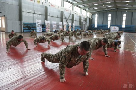 Украина поддержала всемирный флешмоб # 22PushUpChallenge 