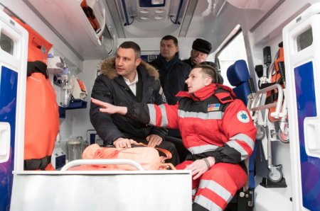 Медики Киева получили 15 новых "скорых"
