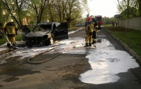 В Ужгороде сожгли машину полковника полиции