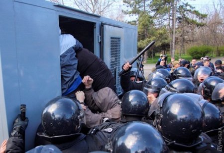 Радикалы затеяли драку в Одессе 
