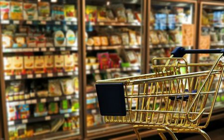 Кабмин отменил регулирование цен на продукты