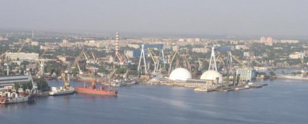 Суд арестовал Черноморский судостроительный завод Новинского