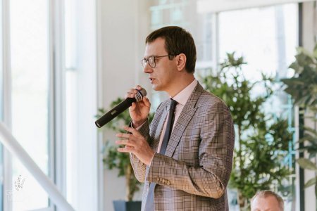 Омелян заявляет, что "Укрзализныця" получила убыток, а не прибыль