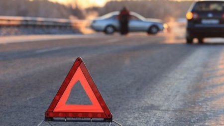 В Одесской области BMW въехал в столб, погибли два человека
