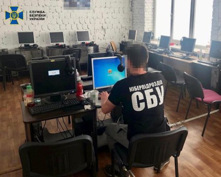 На Днепропетровщине группа мошенников оформляла онлайн-кредиты на граждан без их ведома, - СБУ.