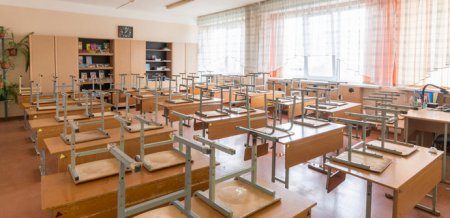 Под Киевом школу закрыли на карантин из-за коронавируса у учителя