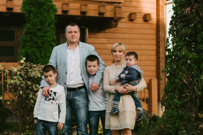 Андрей Мацола с семьей