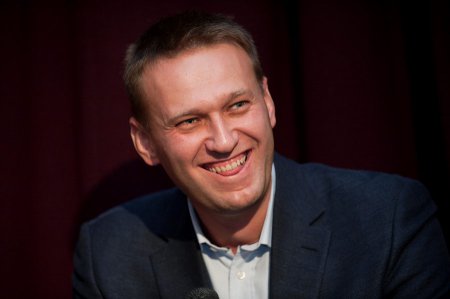 Верховный суд отменил скандальный приговор Навальному