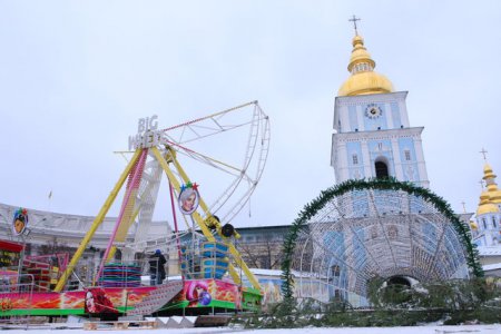 Столица готовится к Новому году: в центре Киева появится парк аттракционов