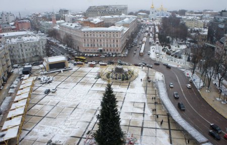 Столица готовится к Новому году: в центре Киева появится парк аттракционов