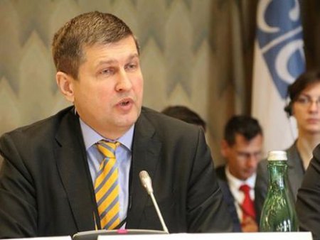Депутат Попов предложил ввести «налог на взятки»