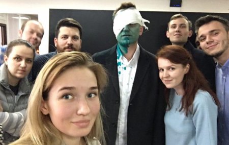 На Навального снова напали с зеленкой