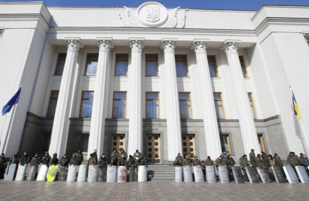 Под стенами Верховной Рады инициатор Евромайдана готовит бунт 