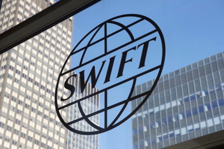 Крупный банк Крыма отключили от SWIFT