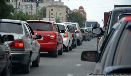 Официально водителям урезали скорость в городах