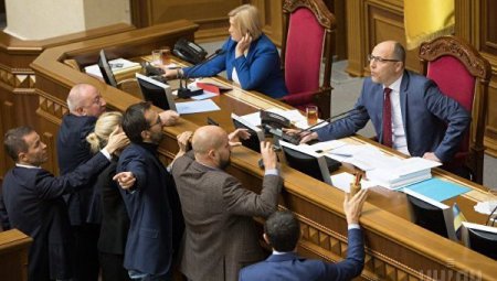 Постоянные нарушения регламента: действительно ли в украинском парламенте нет коалиции