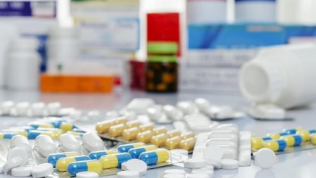 Украинцы за год потратили на медикаменты $2 млрд